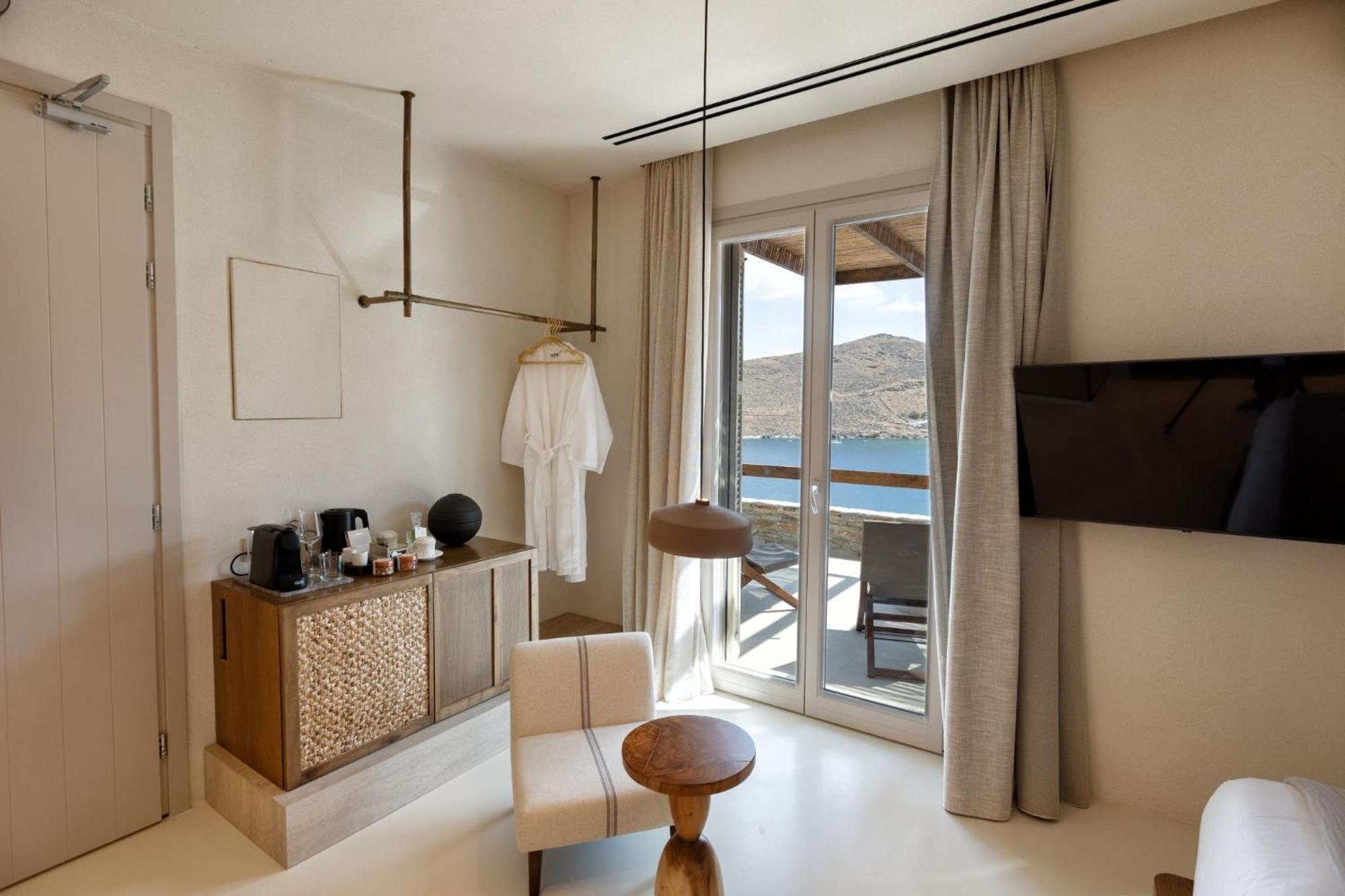 Yfes Hotell Kýthnos Eksteriør bilde